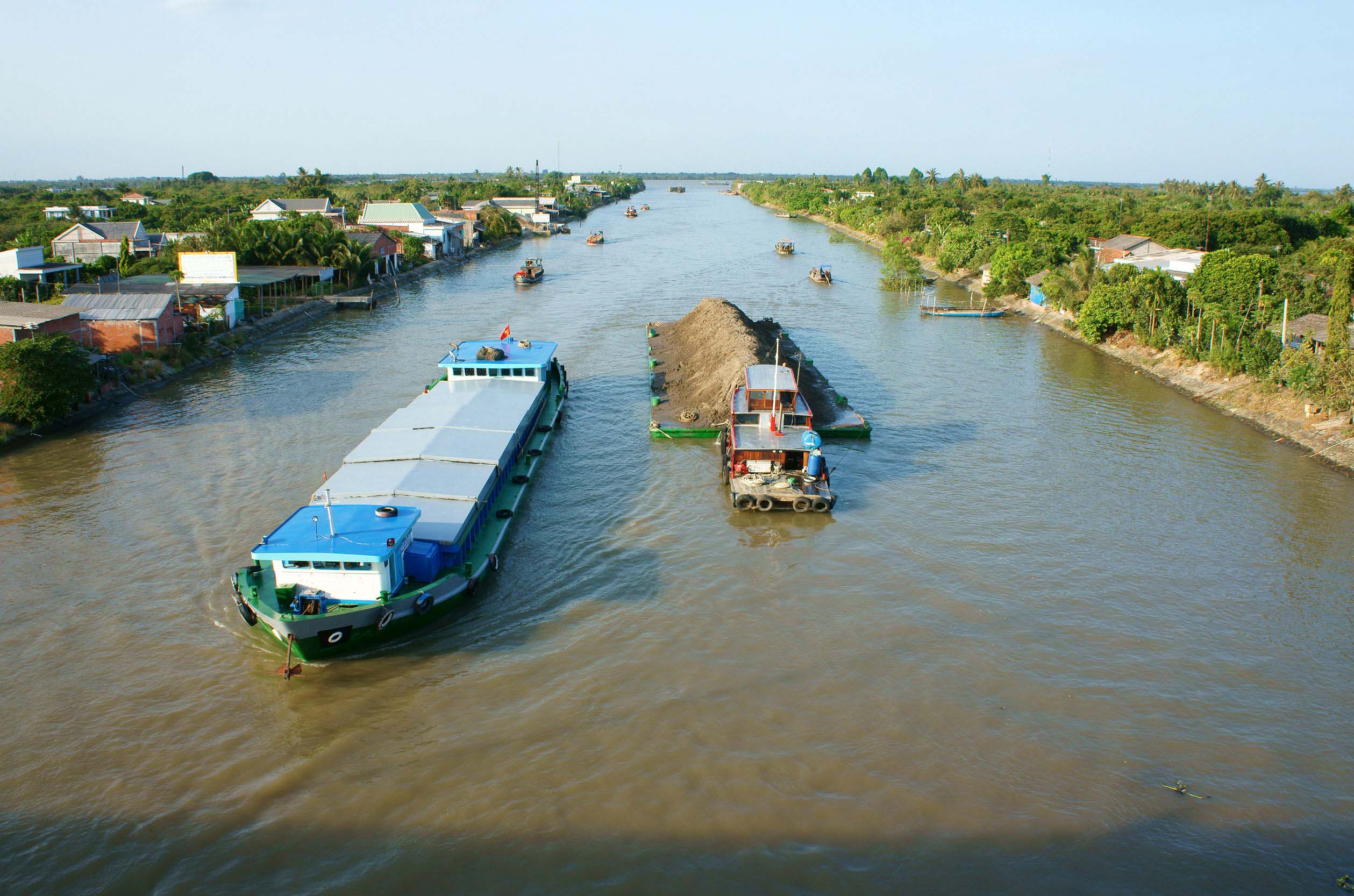 Một vài phương tiện đường thủy phổ biến tại Việt Nam